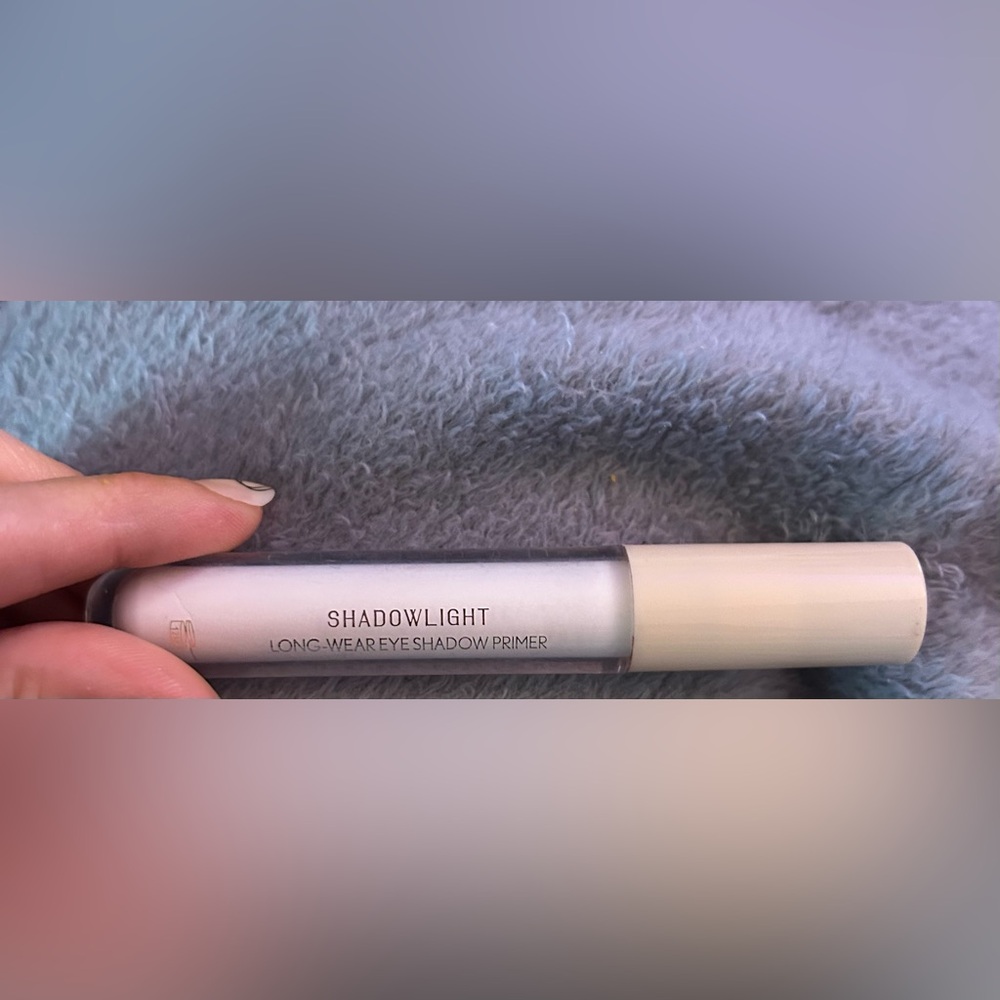 💕 Eyeshadow Primer - Picture 3 of 4